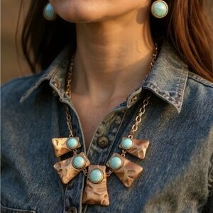 Paparazzi Statement Necklace Set